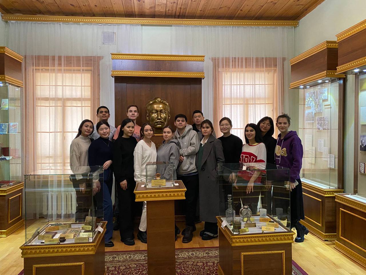 Ересектерге арналған фотосуреттер жоқ Жалаңаш чукча әйелінің суреті