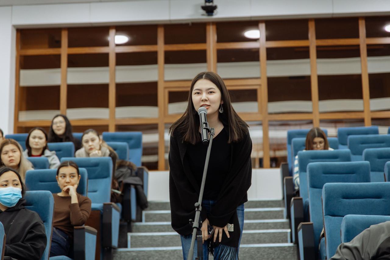 МУА түлектері мен білім алушылары өңірлік денсаулық сақтау басқармаларының өкілдерімен кездесті