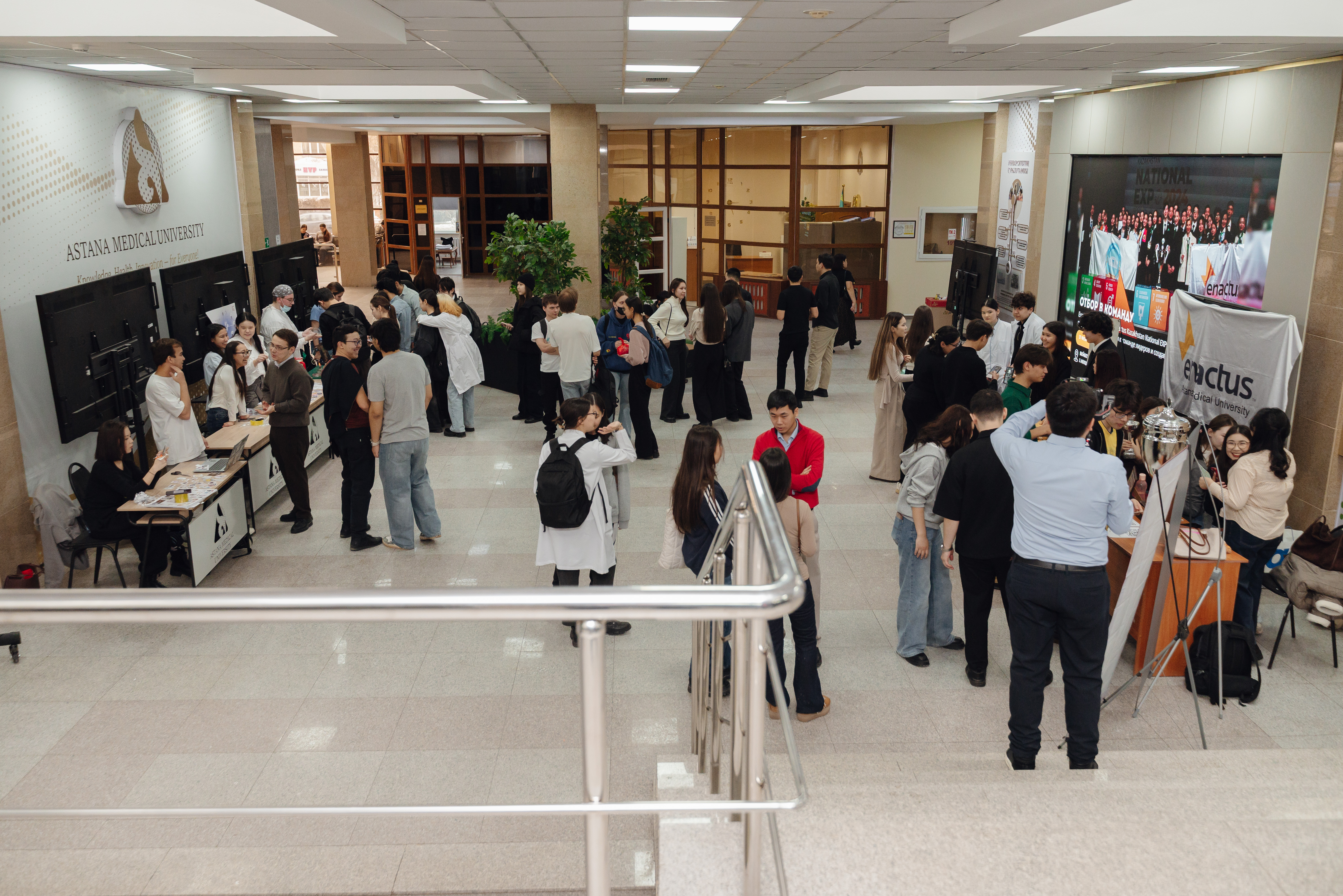 Астана медицина университетінде студенттік ұйымдар жәрмеңкесі өтті