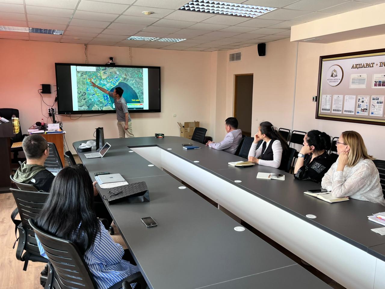 Japanese scientists visit Astana Medical University on a working visit