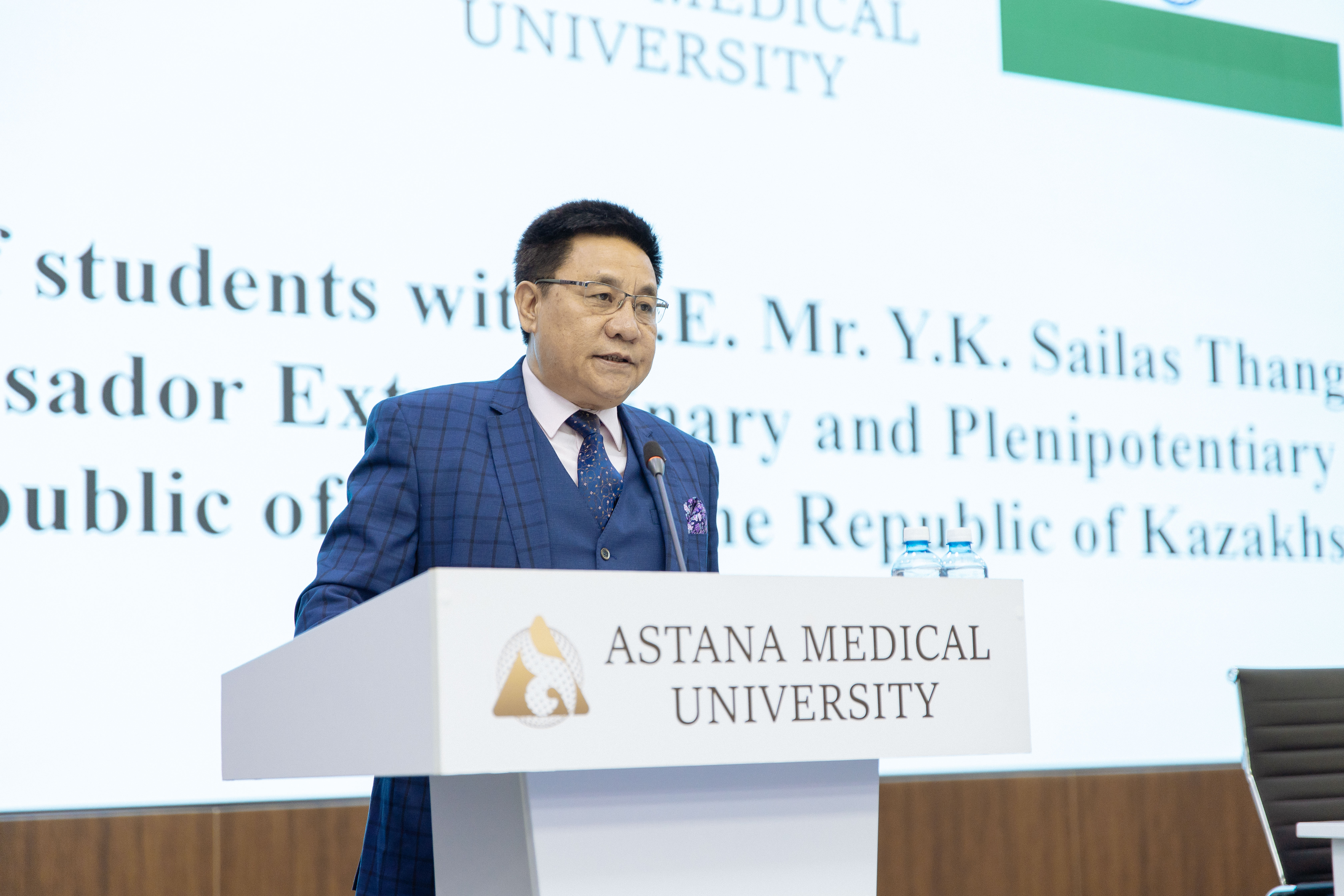 Мәдениеттер мен жауапкершілік диалогы: Үндістан Елшісінің Астана медицина университетіне сапары