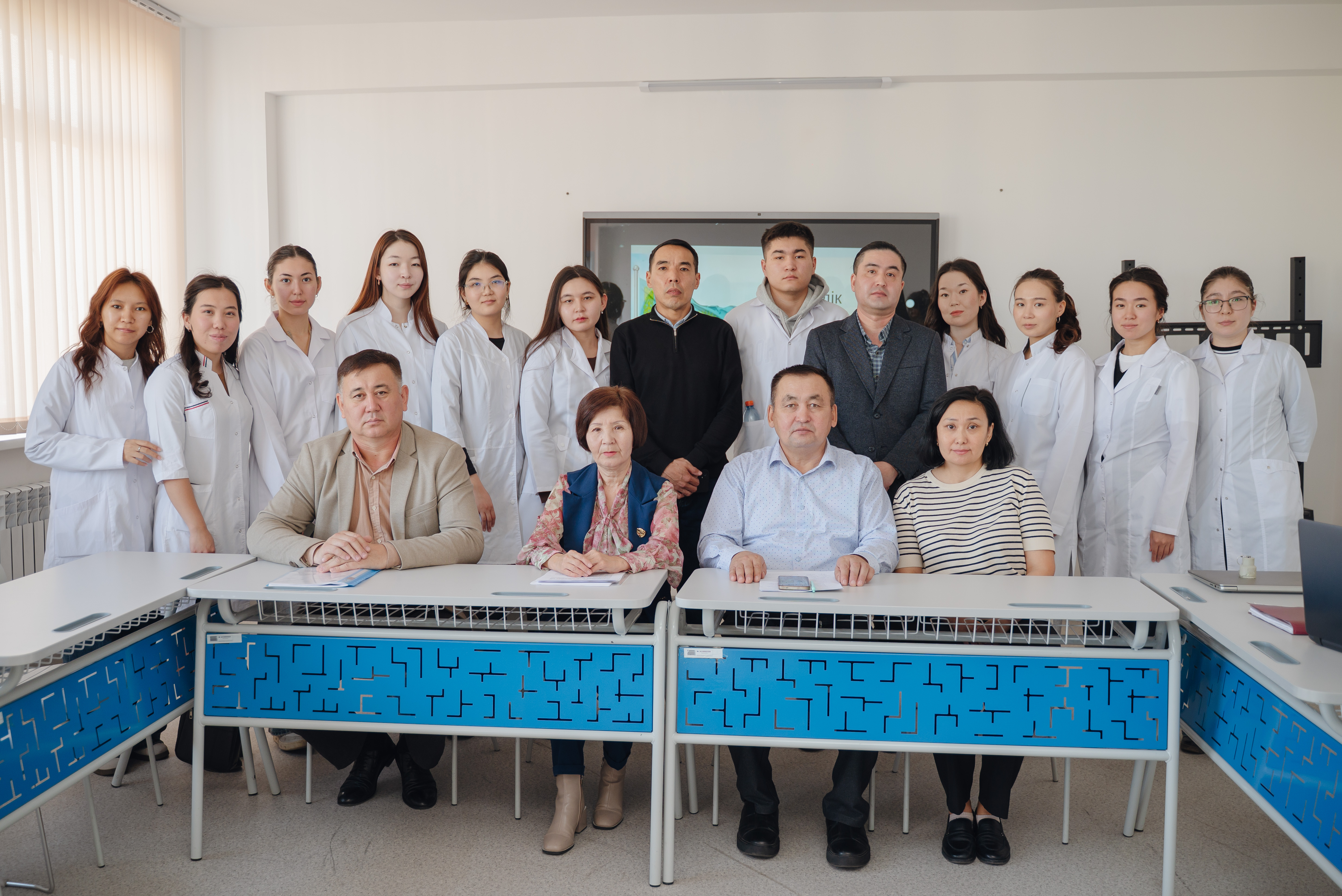 Астана медицина университетінде Қазақстан егемендігінің тарихи алғышарттары мен маңызы талқыланды