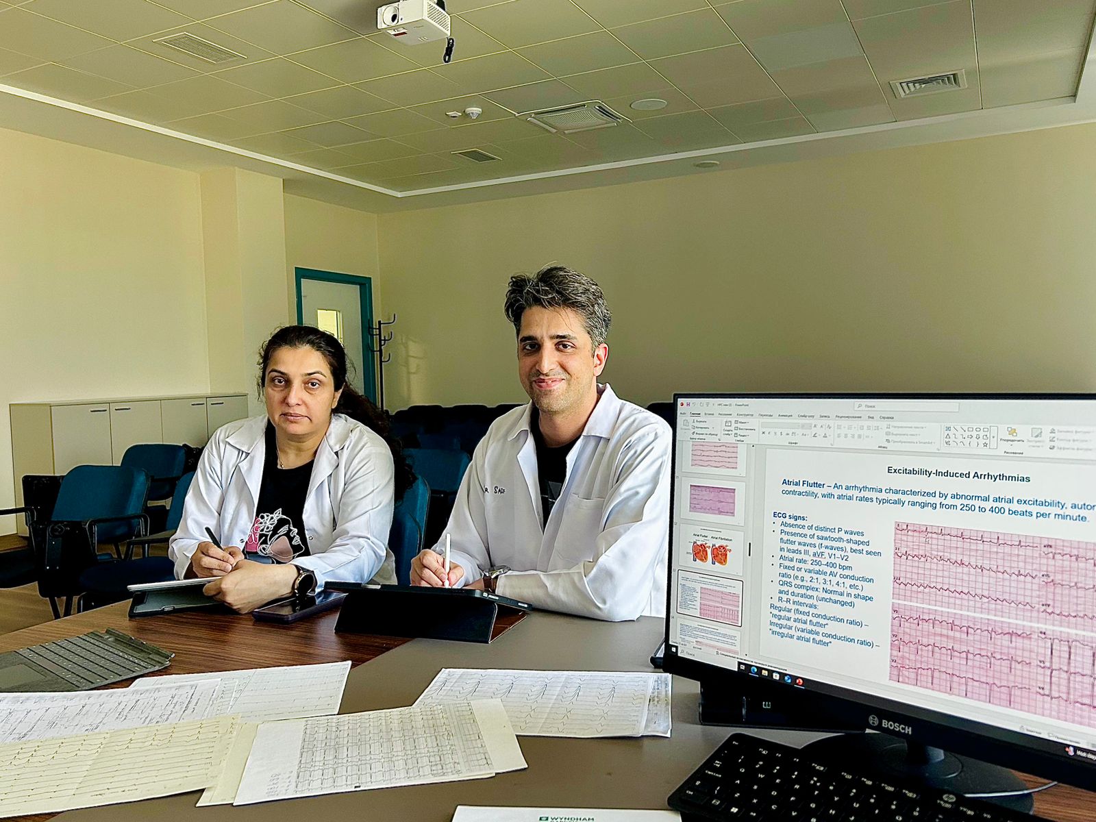 Students learn to interpret ECG as part of the summer school program
