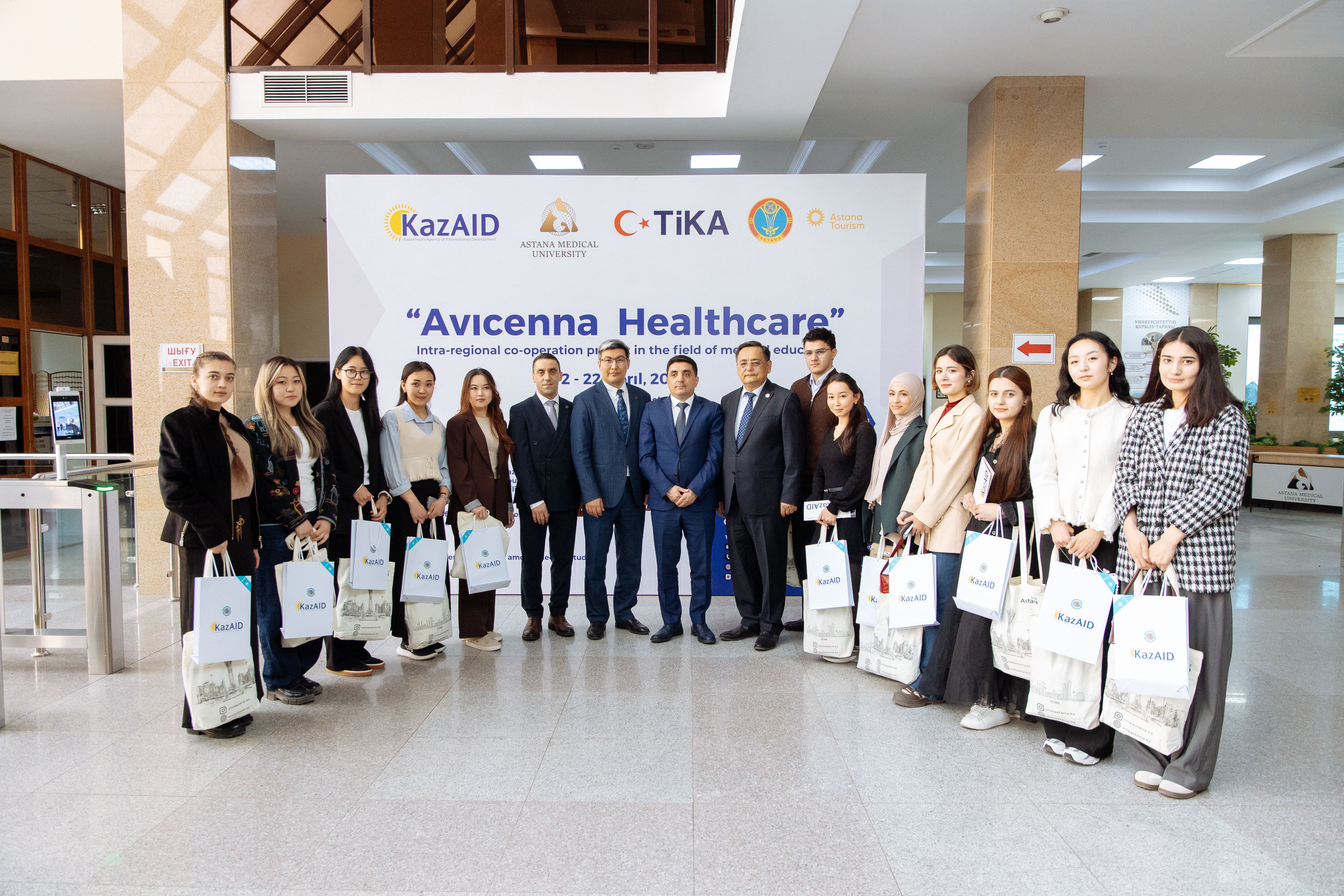 Астана медицина университеті Қырғызстан мен Тәжікстан студенттерін қабылдауда